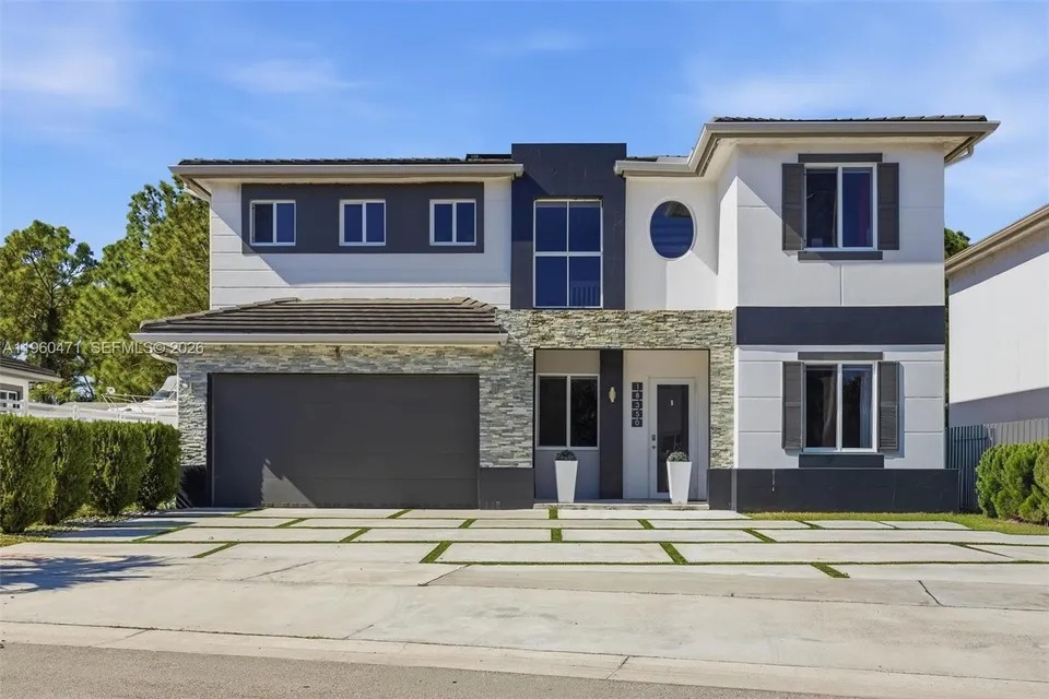 18350 SW 139th Path Miami exterior