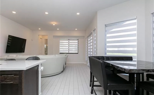 829d3b231fafd542b9bab2d877be6105-uncropped_scaled_within_1536_1152